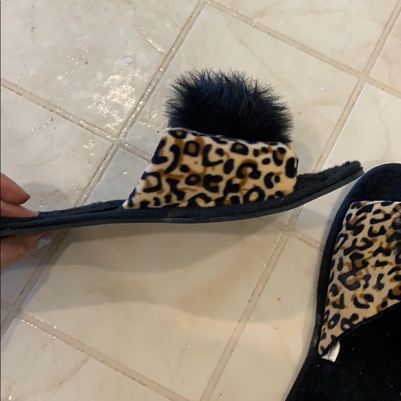 Cheetah slippers - Picture 2 of 4